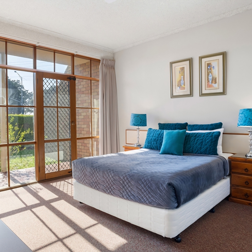 The interior view of a bedroom at the Bayview Motel