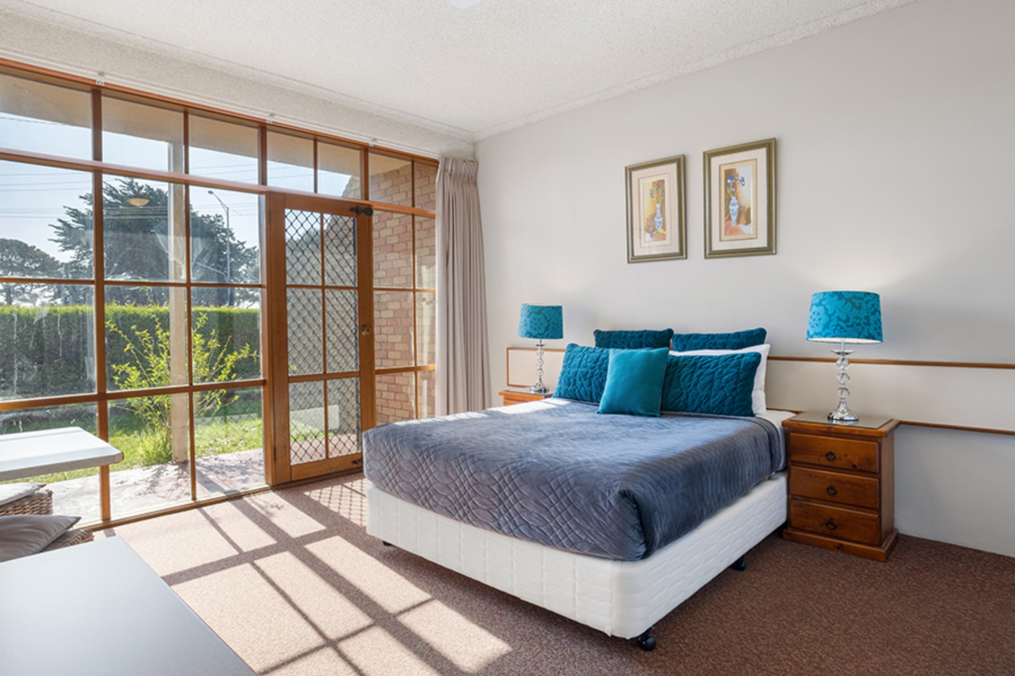 The interior view of a bedroom at the Bayview Motel