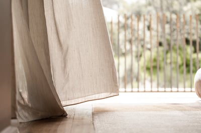 The outdoor bath in the Peninsula Suite