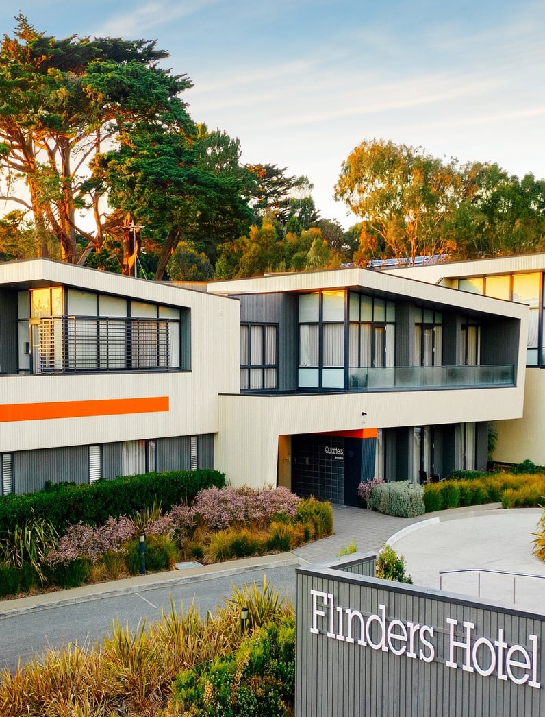 Exterior view of Flinders Hotel