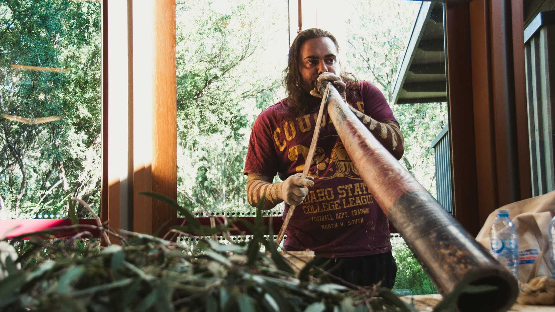 Yamba playing the Yidaki