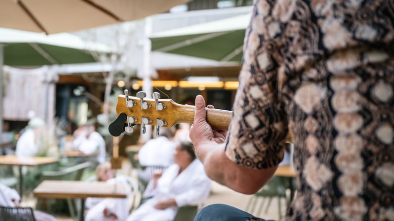 sunday sessions with The Warrains