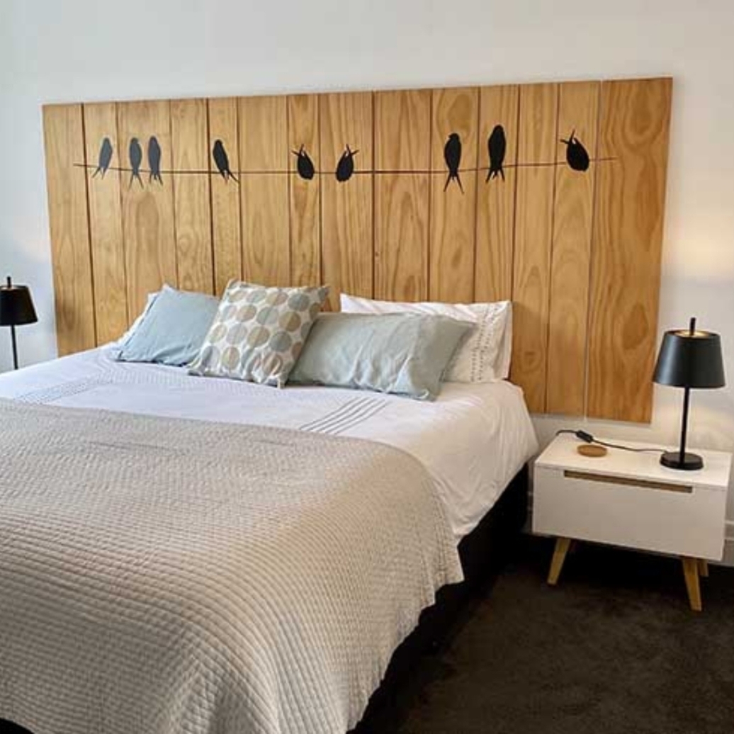 A bed located in Sunnyside Up B and B