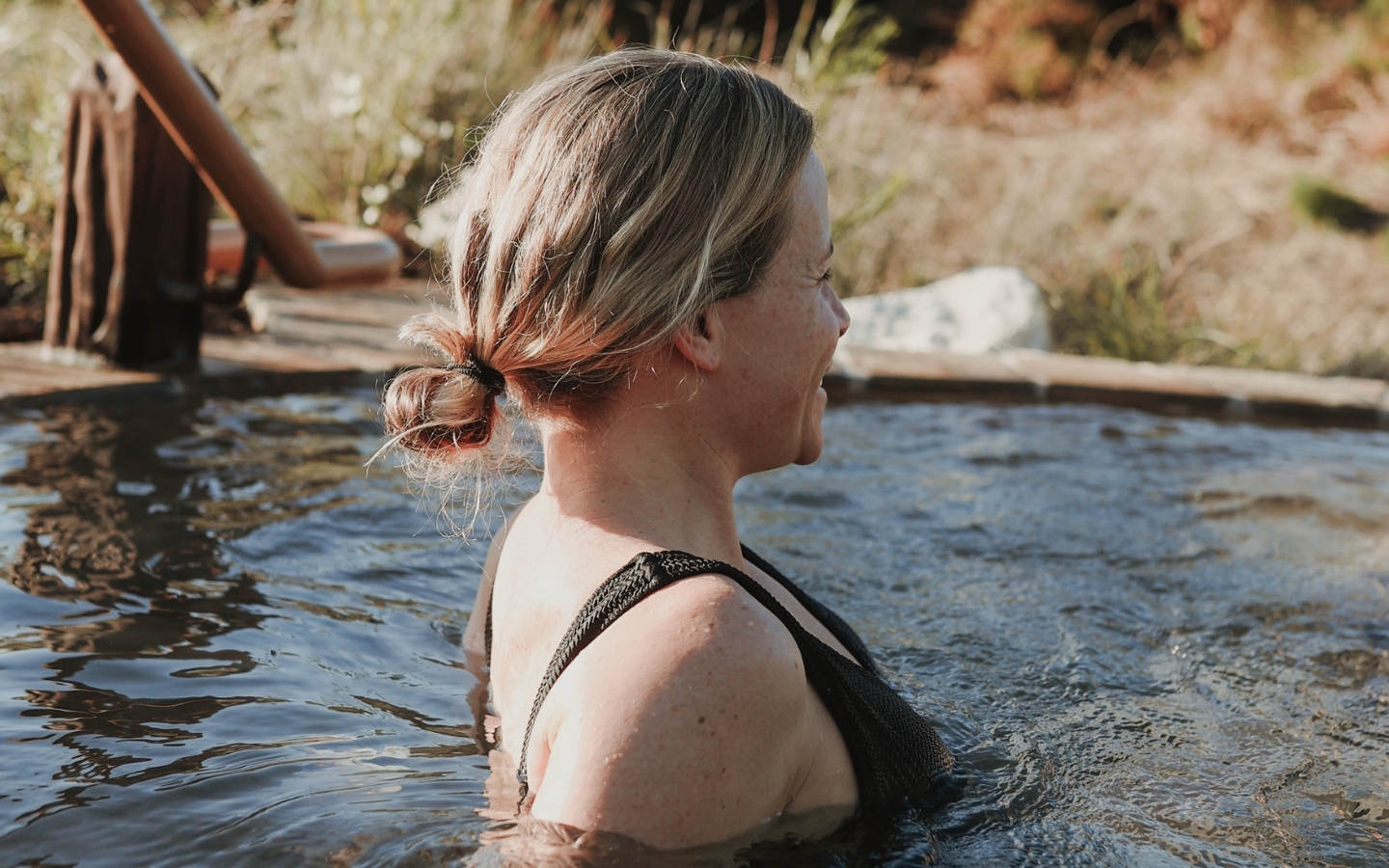 bathing-at-peninsula-hot-springs.jpg